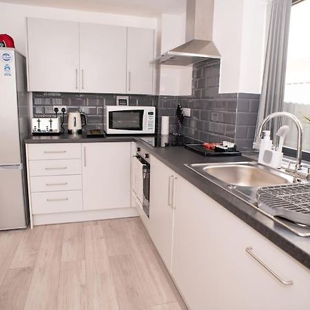 Maisy Lodge - Two Bed Lux Flat - Parking, Netflix, Wifi - Close To Blenheim Palace & Oxford - F2 Kidlington Buitenkant foto