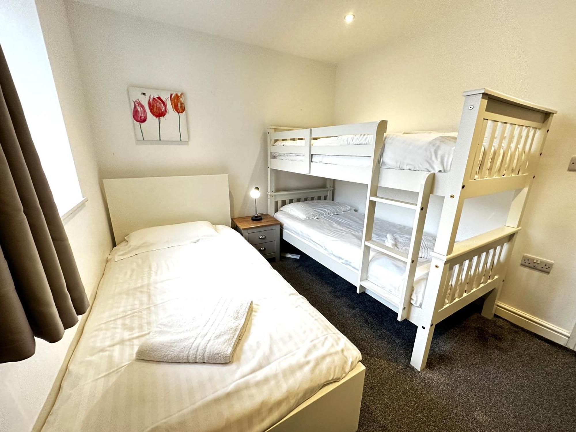 Maisy Lodge - Two Bed Lux Flat - Parking, Netflix, Wifi - Close To Blenheim Palace & Oxford - F2 Kidlington Buitenkant foto